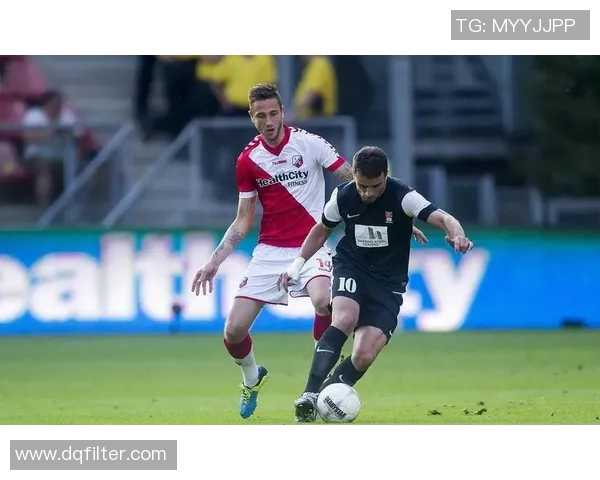 乌德勒支主场迎战圣彼得堡强强对决引发球迷热议与期待